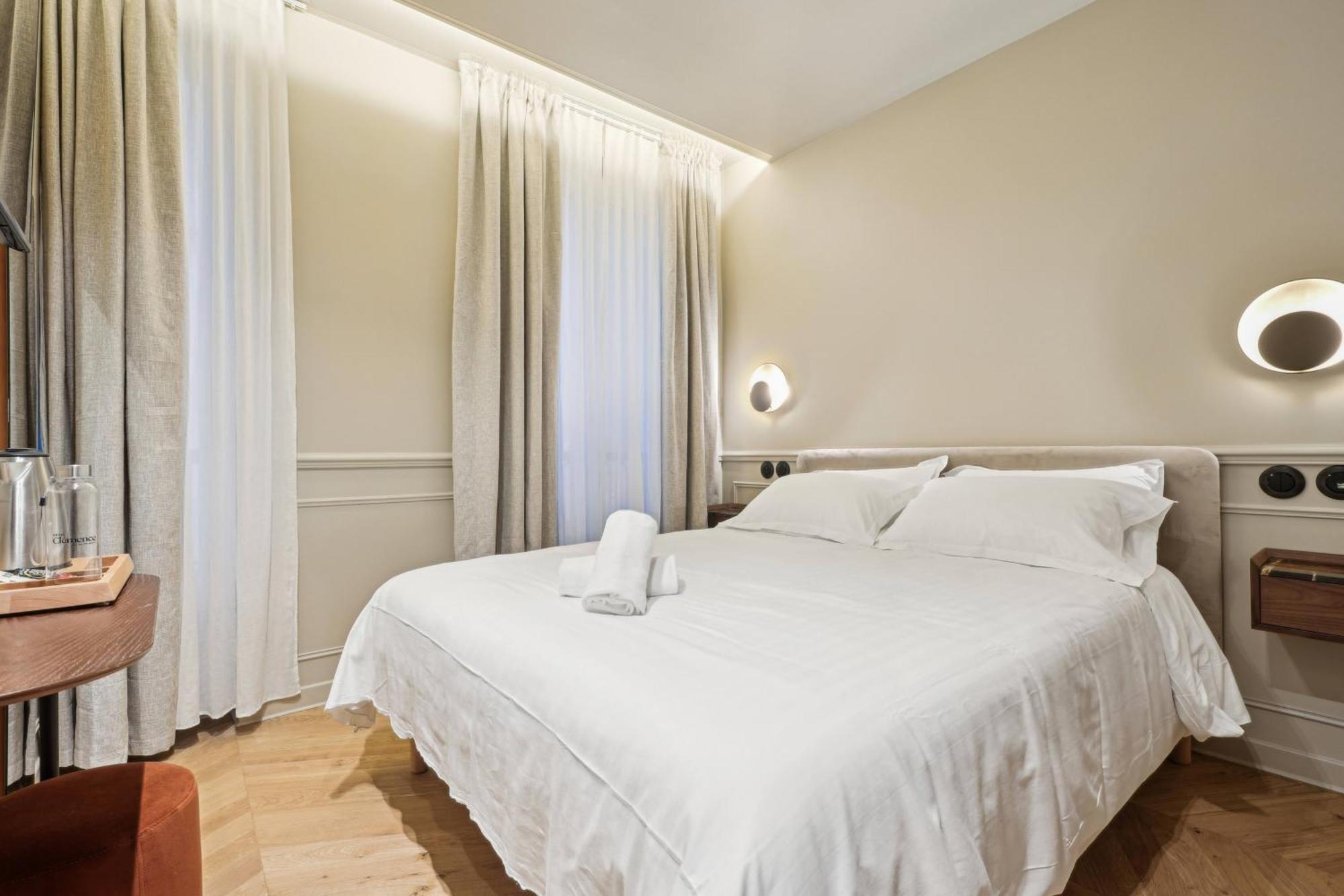 Hotel Clemence Paris Luaran gambar