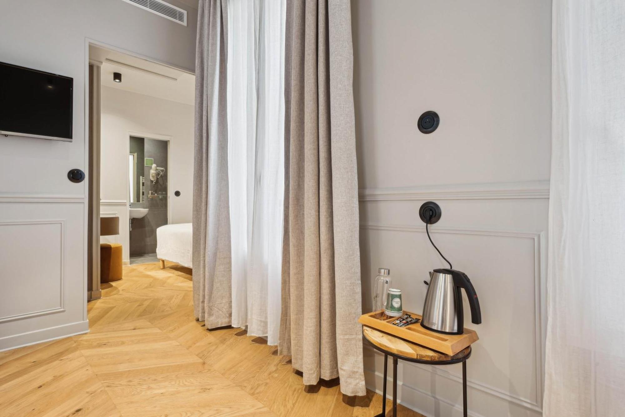 Hotel Clemence Paris Luaran gambar